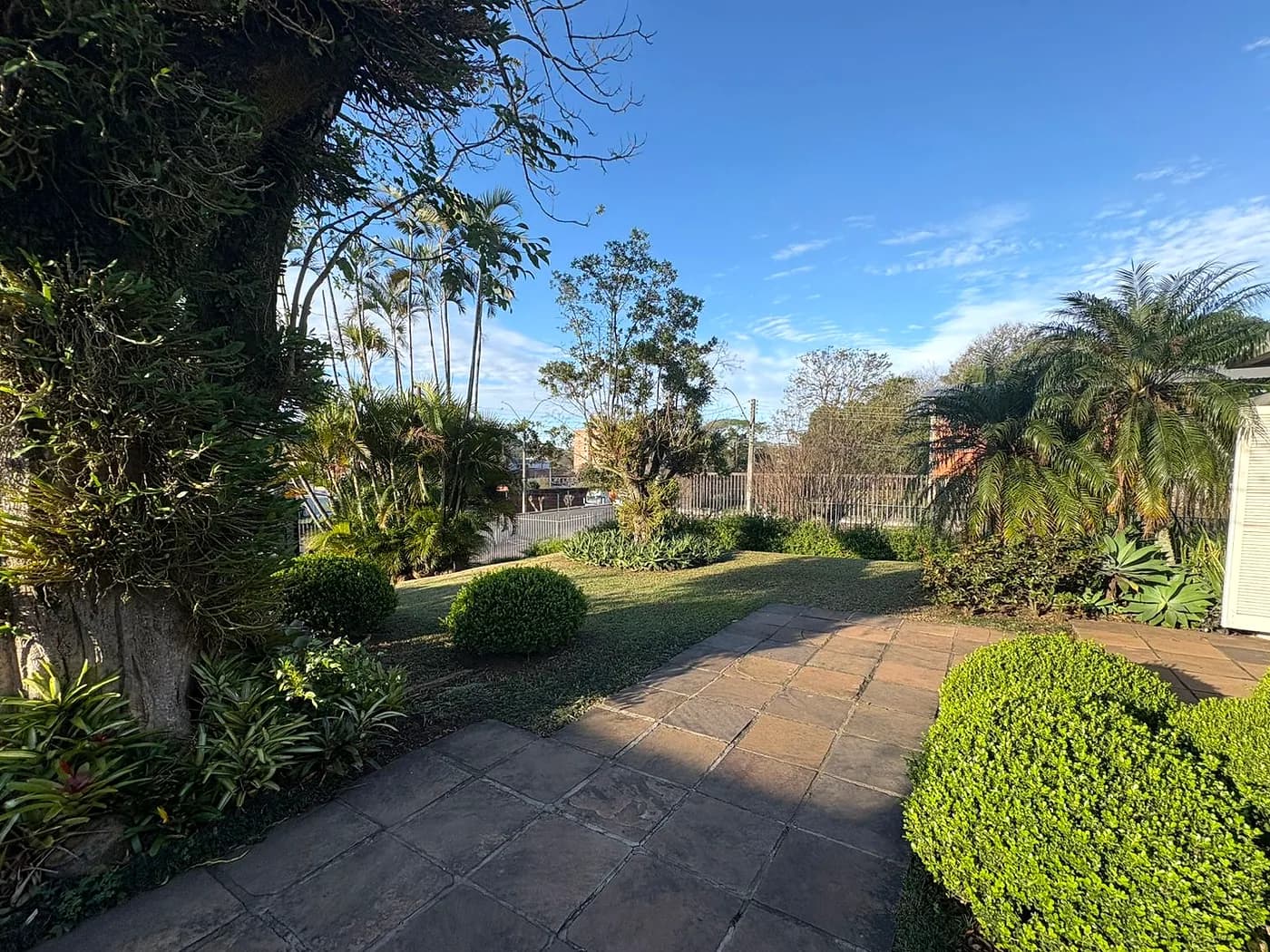 Área verde arborizada da unidade Estância Velha do Lar Bom Jardim